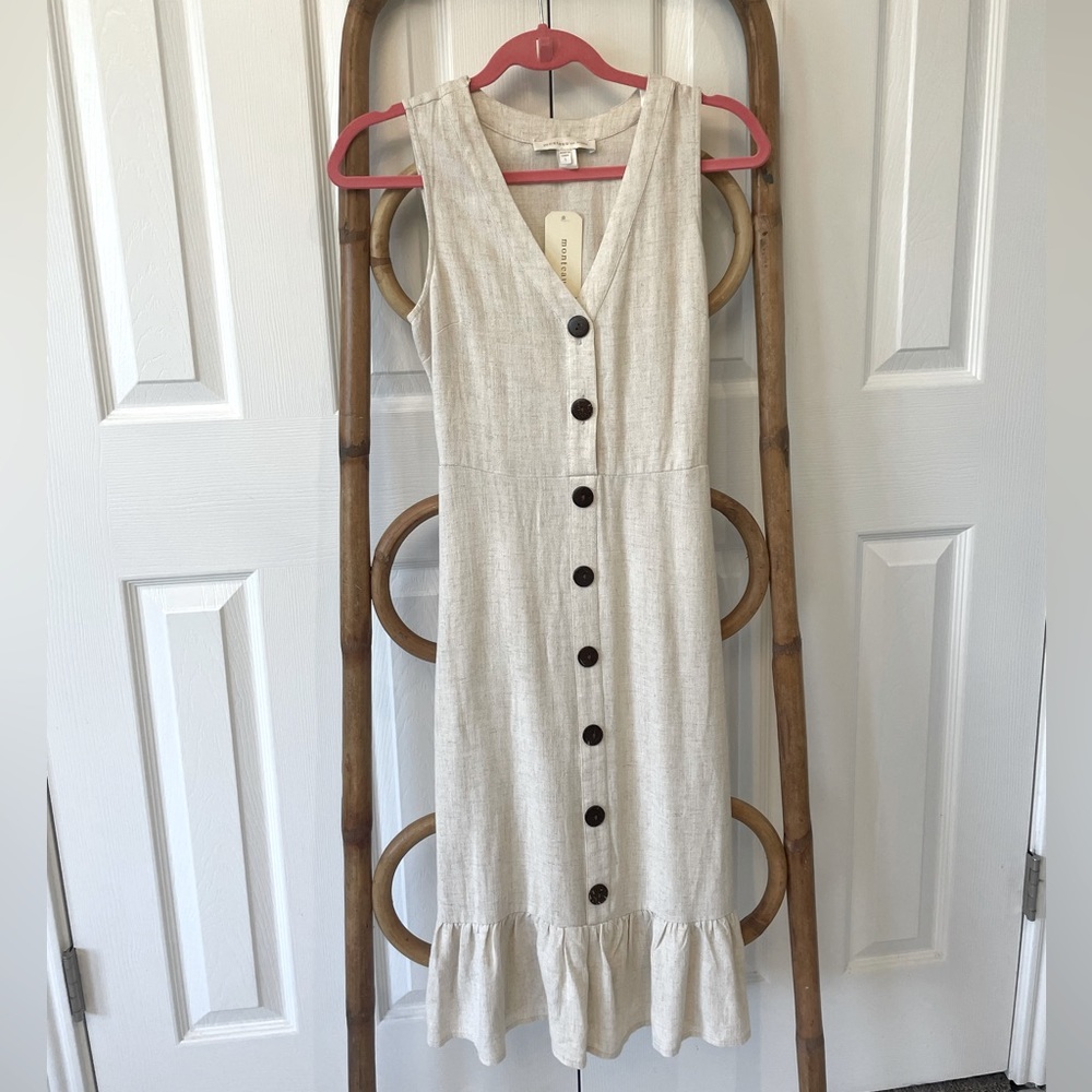 Sleeveless midi-dress perfect for summer